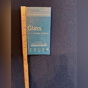 Tocol Glass Privacy Screen Protector 2-Pack iPhone 12 Pro.